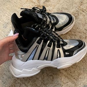 Jeffrey Campbell 9.5